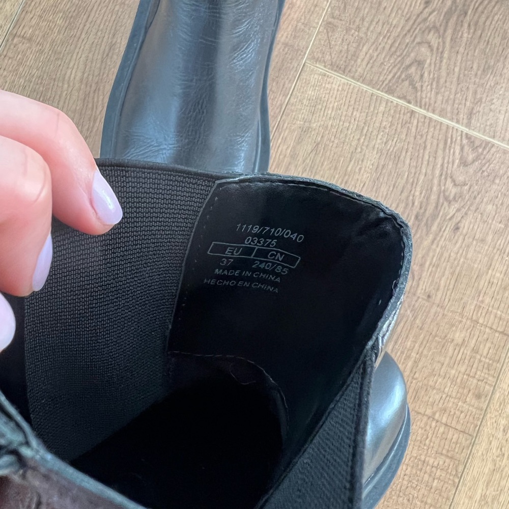 Lug sole boots - Picture 6 of 8